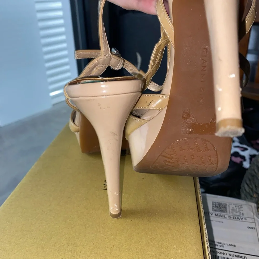 Heels - Picture 3 of 4